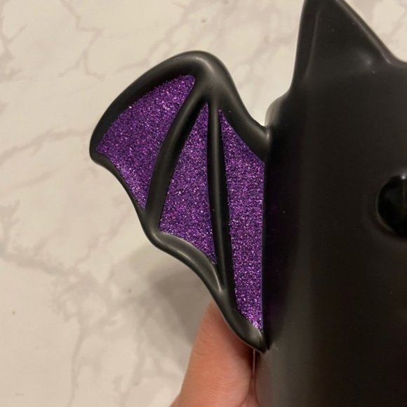 Bath & Body Works Black Halloween Vampire Bat Ceramic Soap Holder New - Picture 3 of 3